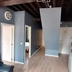 The 16Th Century 2Br Apartment In The City Center